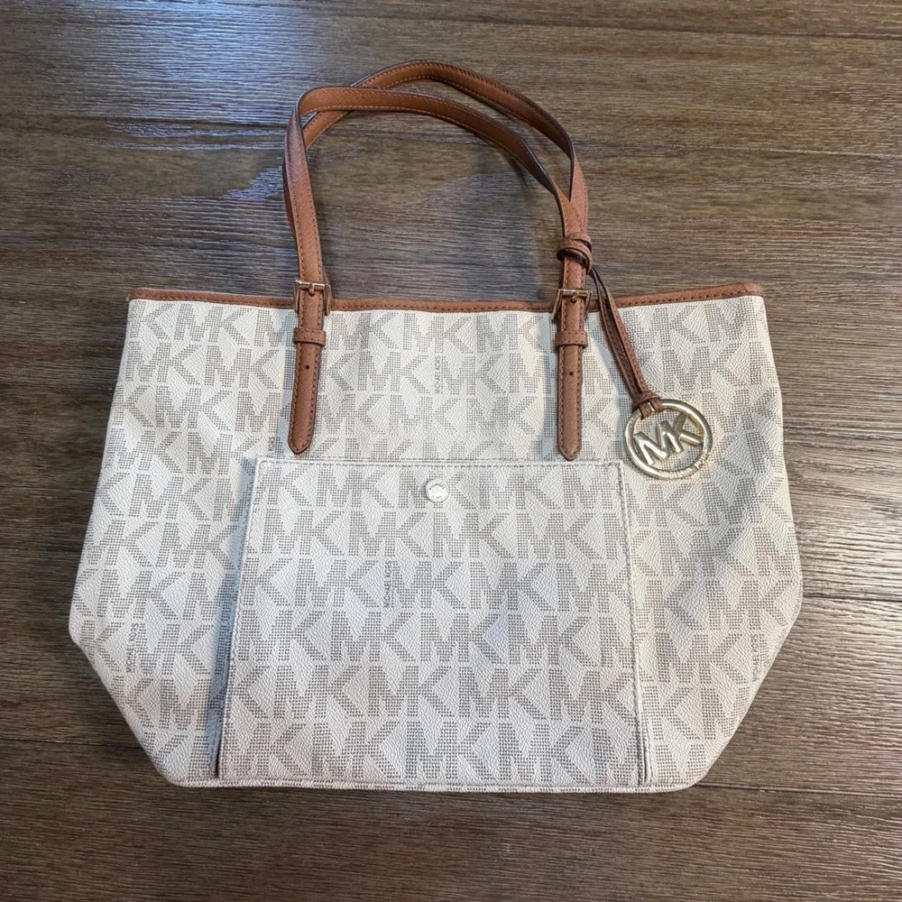 Michael Kors Jet Set Signature Monogram Tote Bag Vanilla Acorn Gold Hardware - Picture 2 of 13